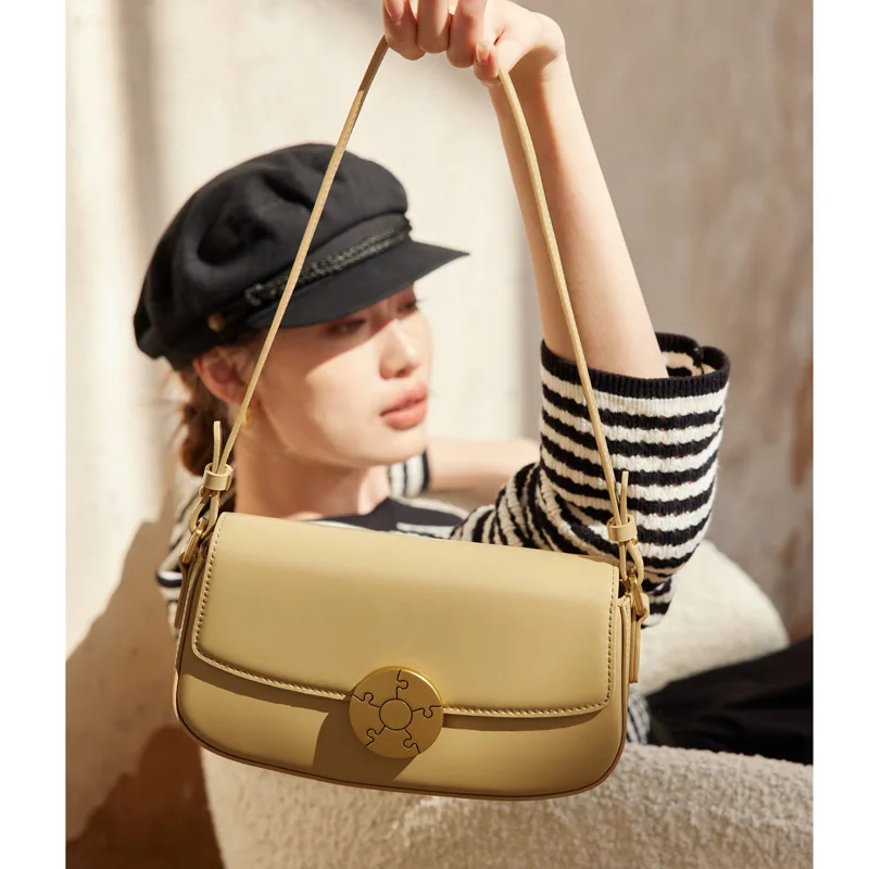 Hong Kong Style Fashion Handheld Bag New 2023 Small Square Bag with a  Western Style Style Shoulder Bag Fashion Underarm Bag - AliExpress