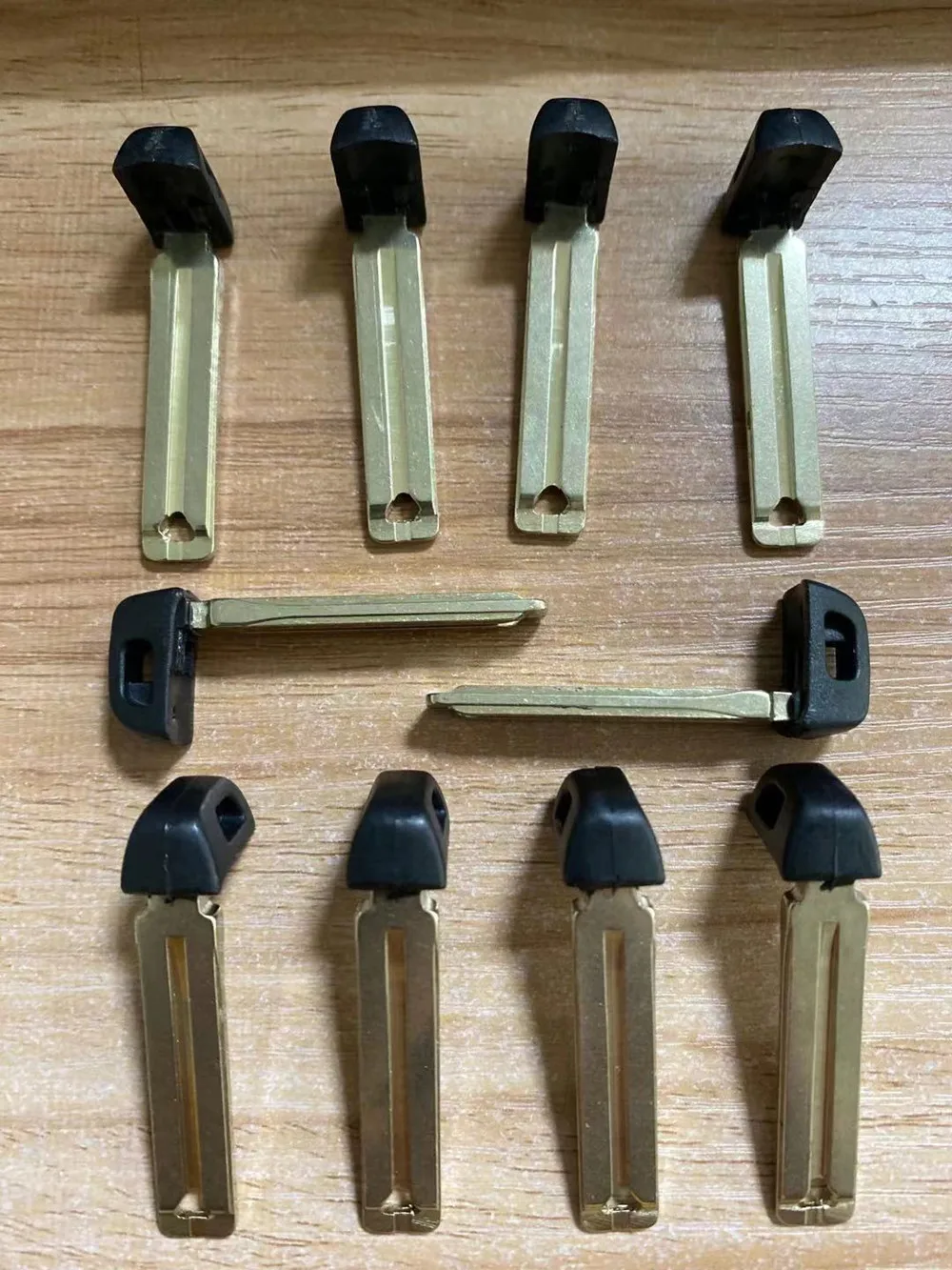 Фото Keychannel 10 шт. вставка Автомобильный ключ лезвие TOY48 TOY40 HY22 Smart Remote аварийный пустой Keylessgo лезвие для Toyota Lexus приближение №1