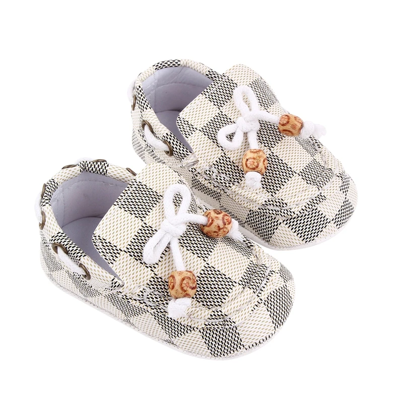 

BeQeuewll Baby Boys Girls Moccasins Anti-Skid Soft Slip-on Crib Shoes Checkerboard Slippers for Infants For 3-11 Months