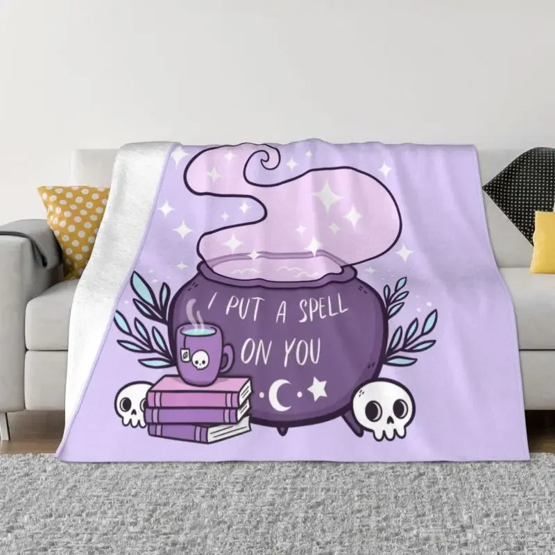 

Witch Cauldron Blanket Warm Fleece Soft Flannel Halloween Occult Gothic Skull Throw Blankets for Bedding Couch Home Autumn