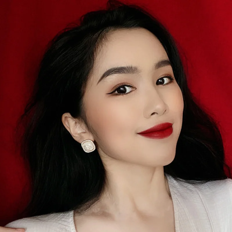 

Luxury Vintage Square Stud Earrings Women Fashion Shell Geometric Trendy Female Jewelry