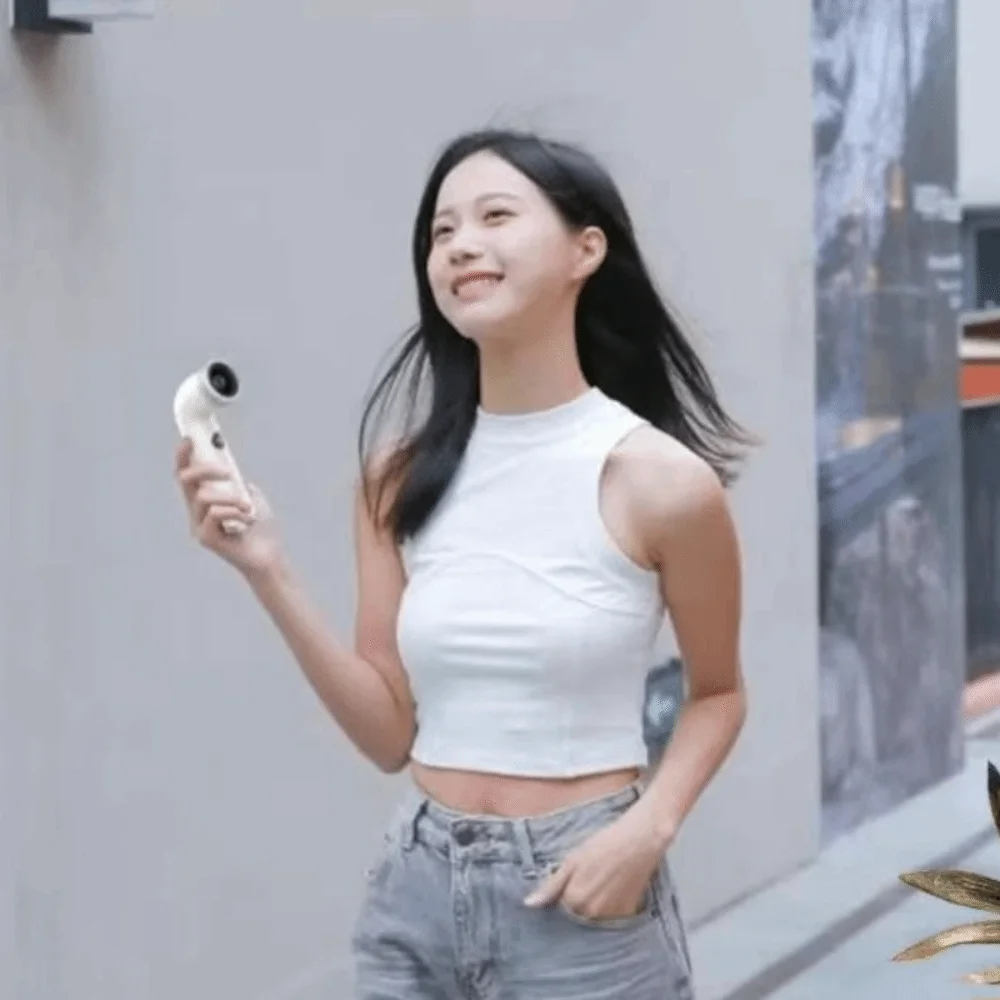 곡선형 디자인 블레이드리스 핸드헬드 헤어 드라이어 C타입 인터페이스 디지털 화면 고속 터빈 팬 컴팩트 사이즈 3000mAh 배터리