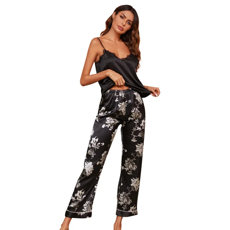 Рисунок 5 - Пижама женская из вискозы с широкими штанинами