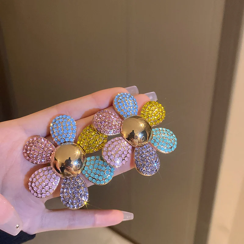 أقراط كريستال ذهبية اللون جديدة للنساء أقراط زهرة...