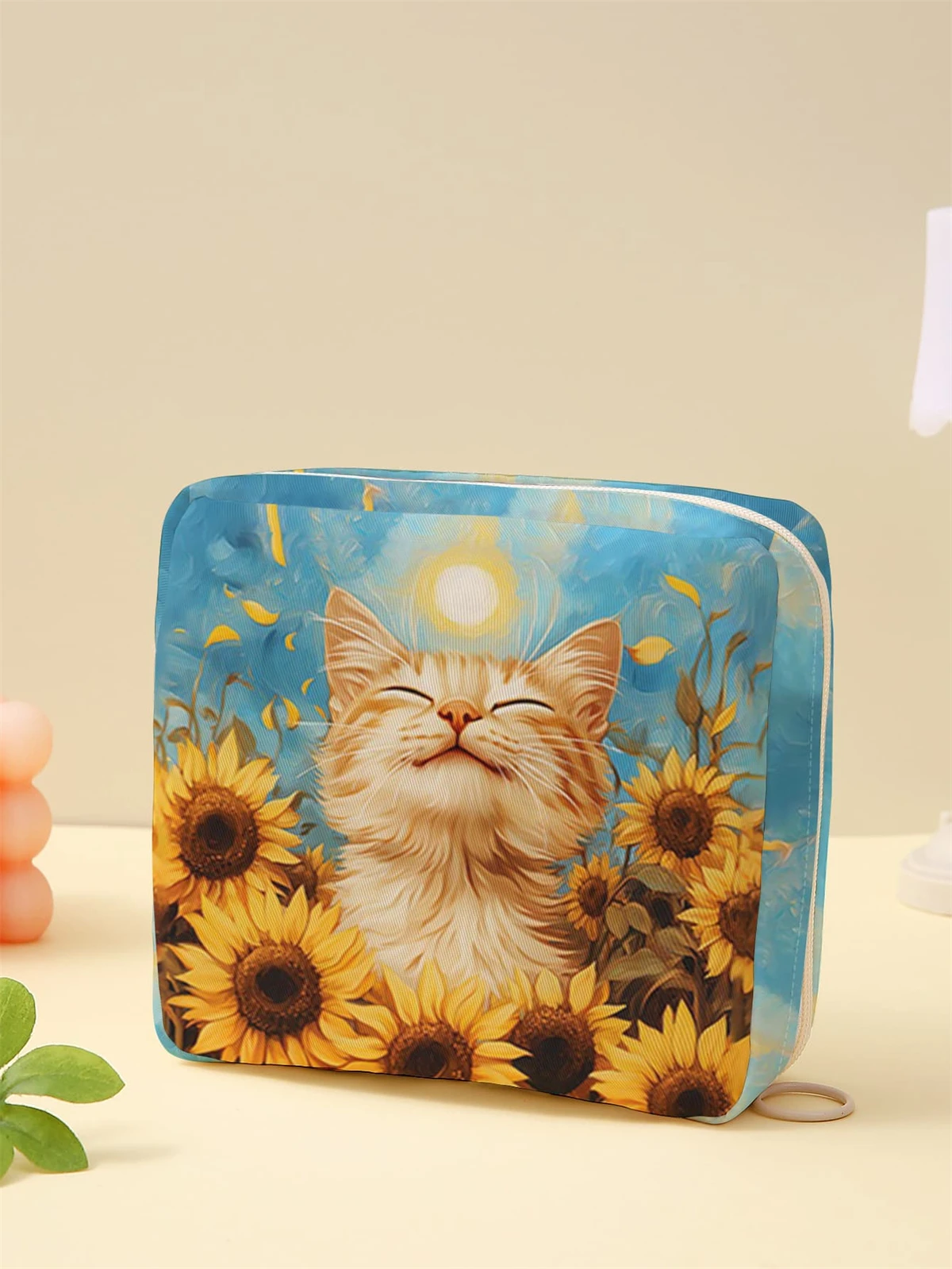 Cartoon cat pattern printed sanitary napkin storage bag, women's lightweight tissue bag, sanitary tissue bag