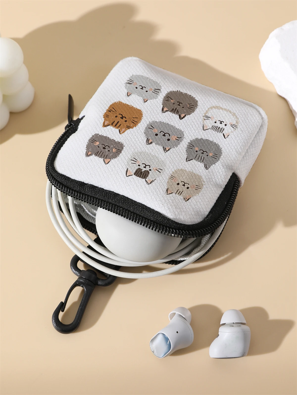 Large capacity coin wallets with cat patterns, digital printed wallets, and storage bags are ideal choices for gift giving