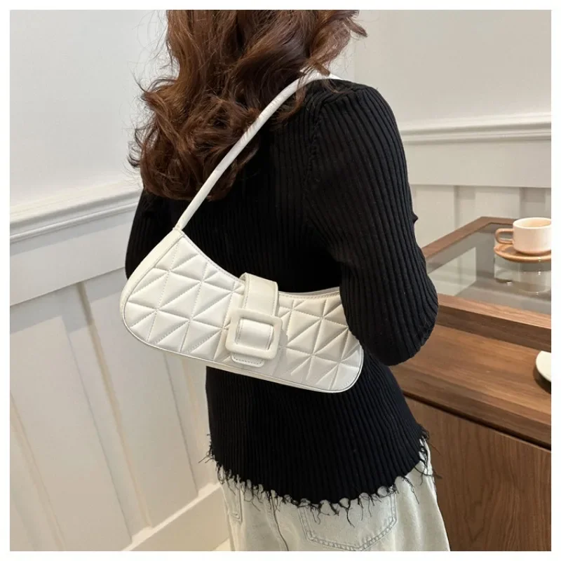 A Fashion Retro Texture Small Square Shoulder Bag for Women's Bag 2024 New Minimalist Shoulder Underarm Bag for Girls Handbag