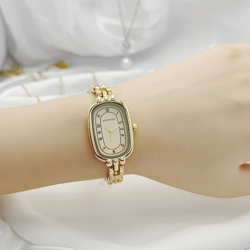 Fashion women's oval watch, vintage quartz temperament bracelet watch
