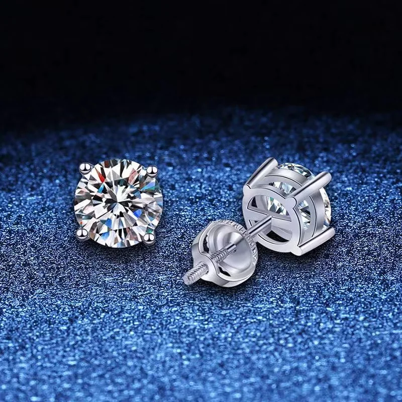 Classic Diamond Studs 4