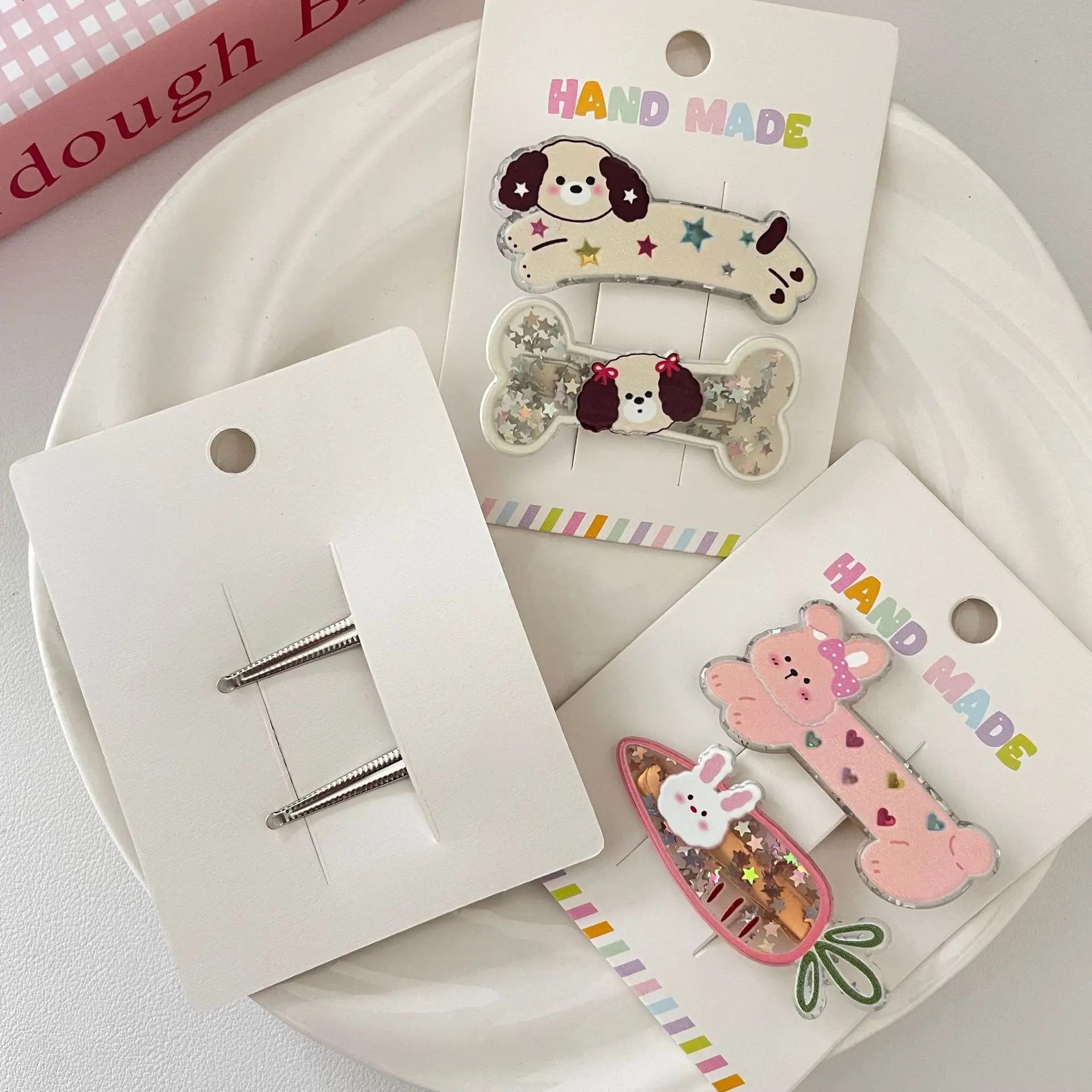 2 Stück niedliche Cartoon-kreative Hundeknochen-Haarspange, ein Paar Clips, Stirnband, Pony-Clip für Frauen, Stirn-Seitenclip – Detail 3