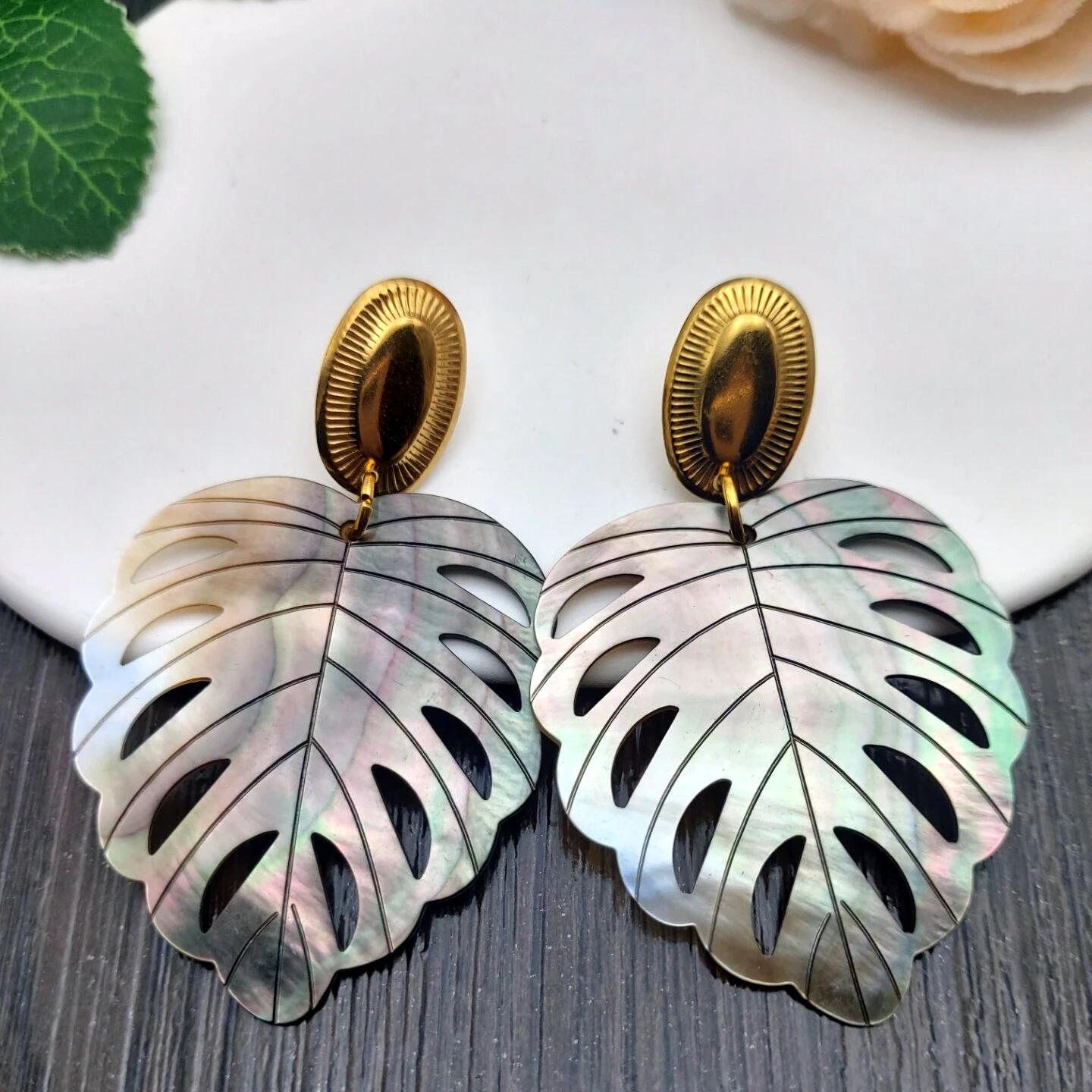Dainty Natural Mother of Pearl Monstera Leaf Earrings Hawaiian Mop Polynesia New Zealand Island Jewelry
