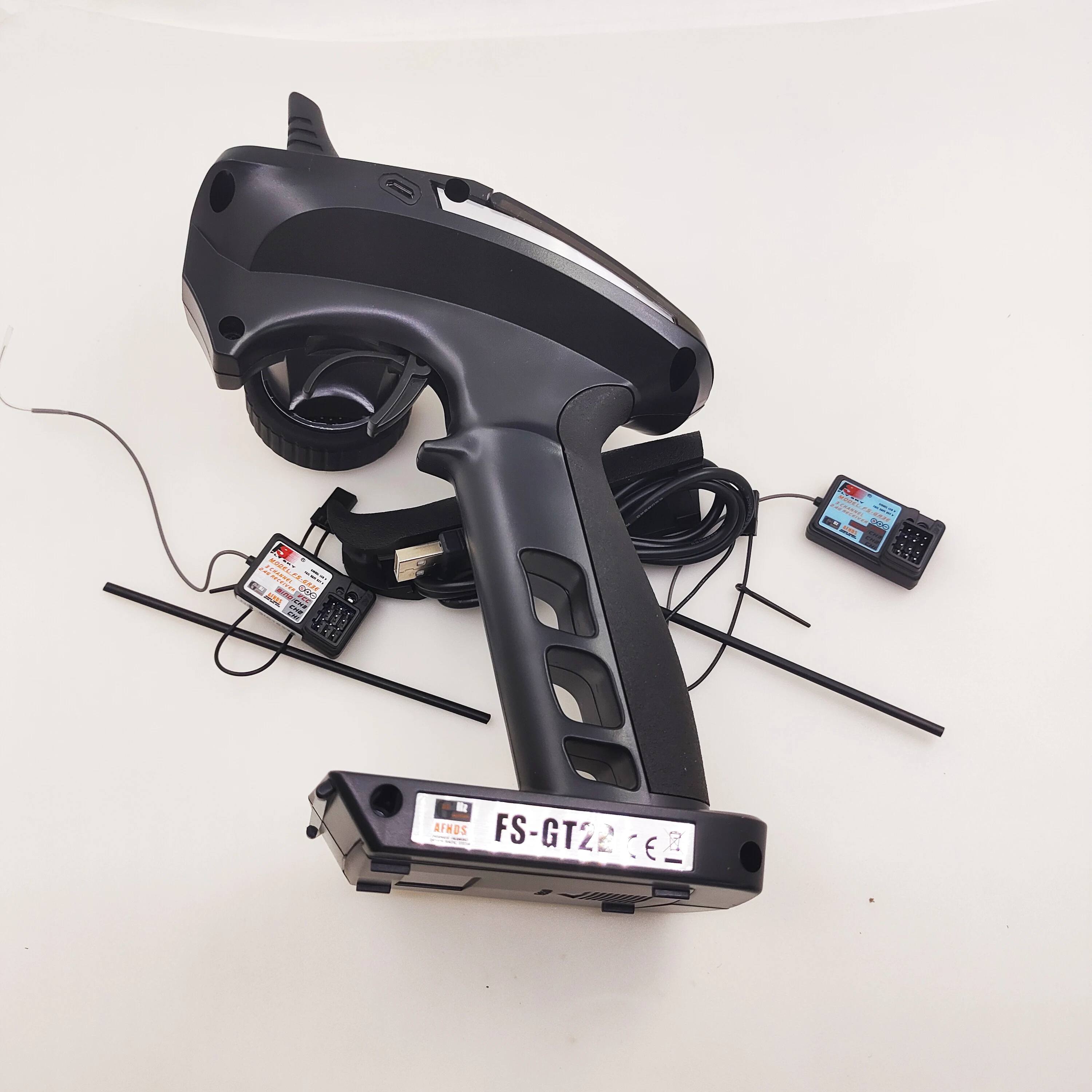 Flysky FS-GT2B 3CH Radio Commande 2.4GHz pour Voiture Bateau RC