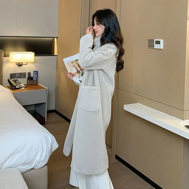 Рисунок 3 - Пальто из искусственной норки для женщин