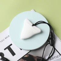 1 Pack Sensory Chew Necklace Brick Chewy Kids Silicone Triangle Fangs Toys, Silicone Teeth for Children with Autism 2