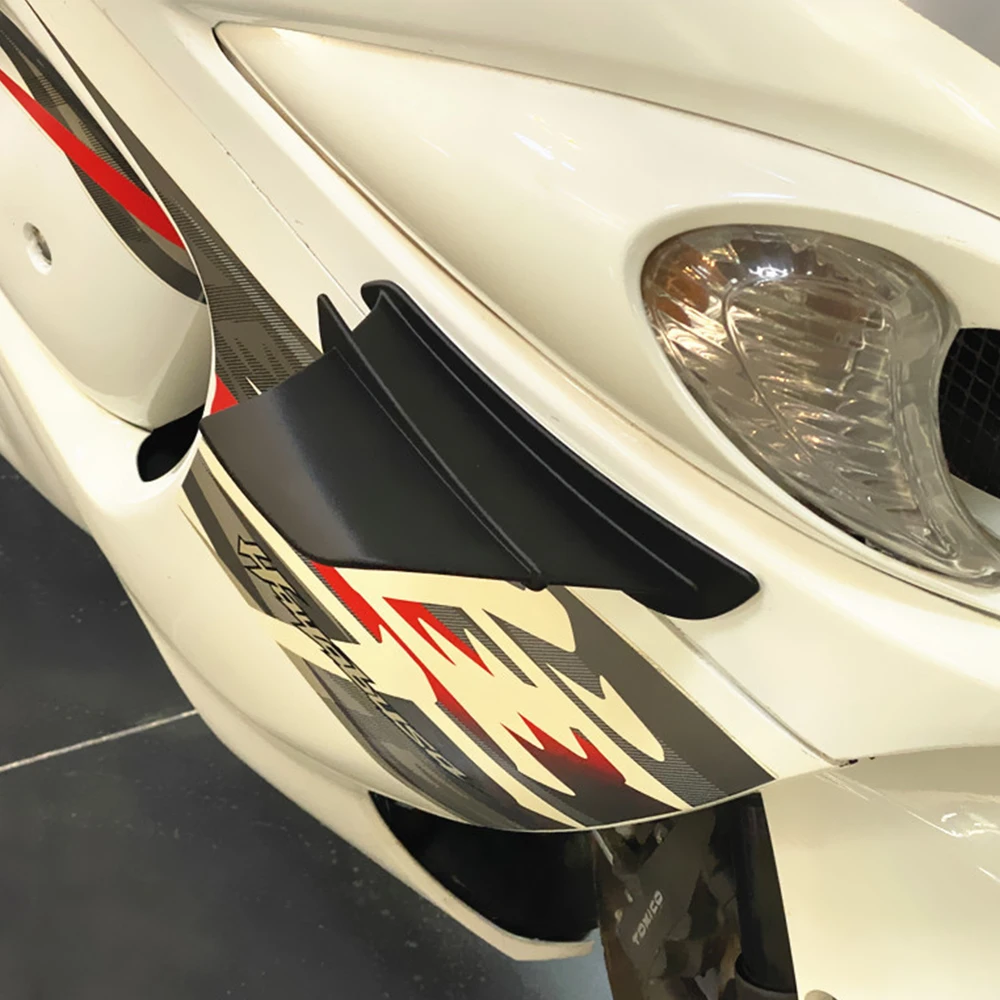 زوج واحد من ملحقات الجناح الجانبي العاكس، وهي بمثا...