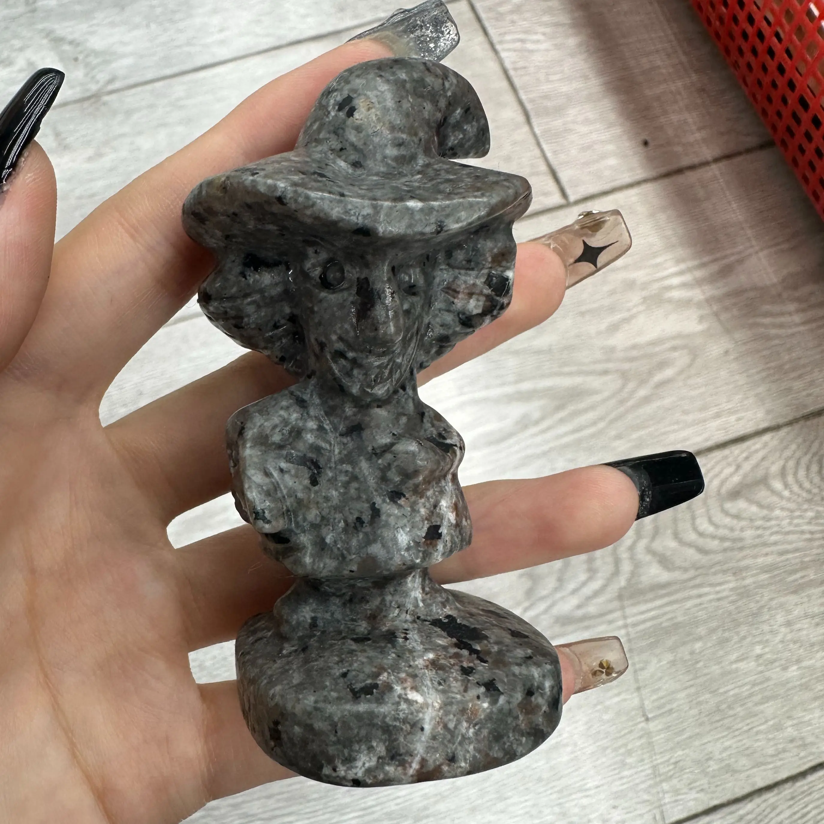 

1PCS Natural Flame Stone Carved Witchcraft Room Decor Healing Reiki Quartz Crystal Witchcraft Halloween Gift Home Decor