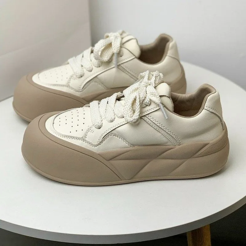 

Женские кроссовки из ПУ кожи, на шнуровке, с круглым носком