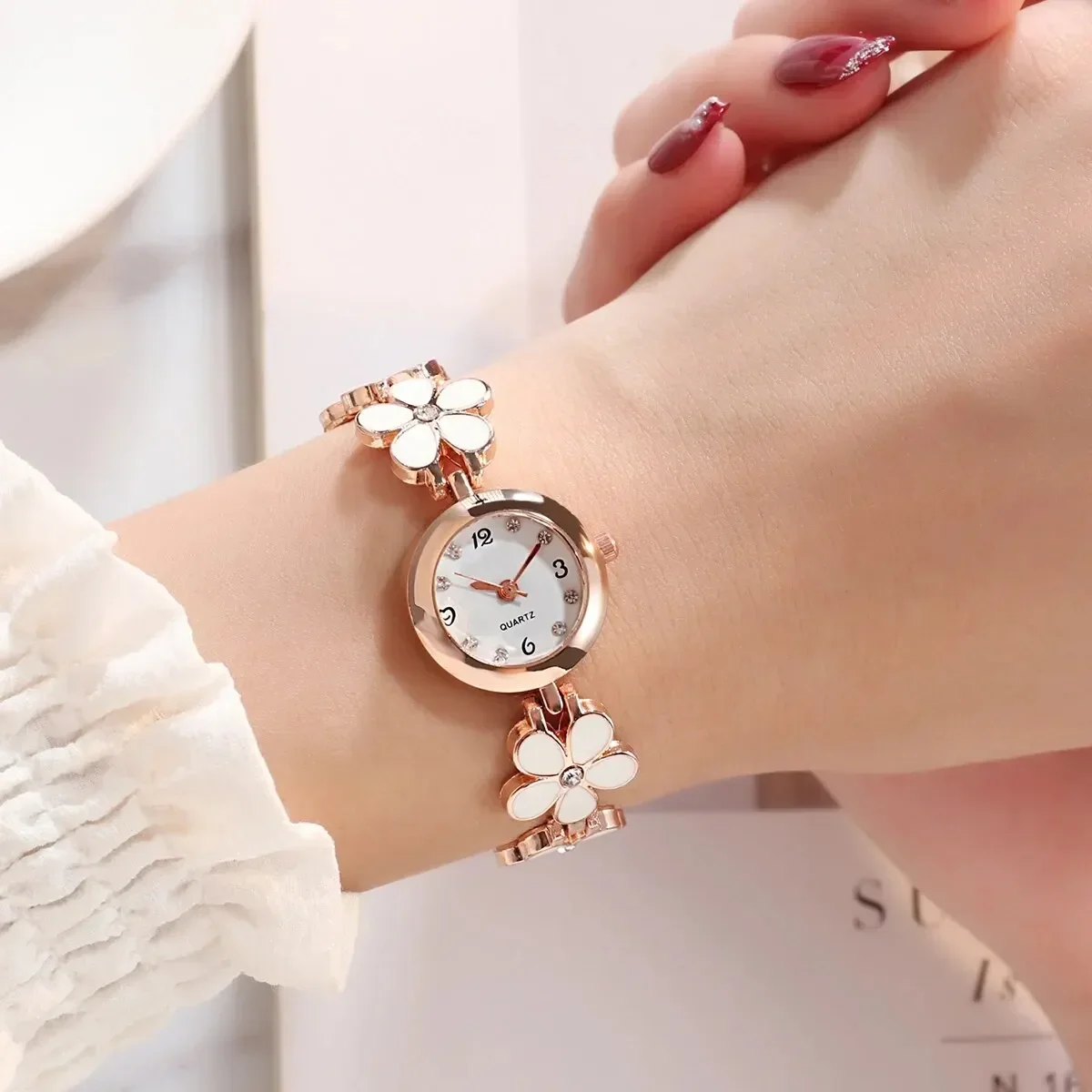 Women Watches Dial Flower Bracelet Quartz Watch