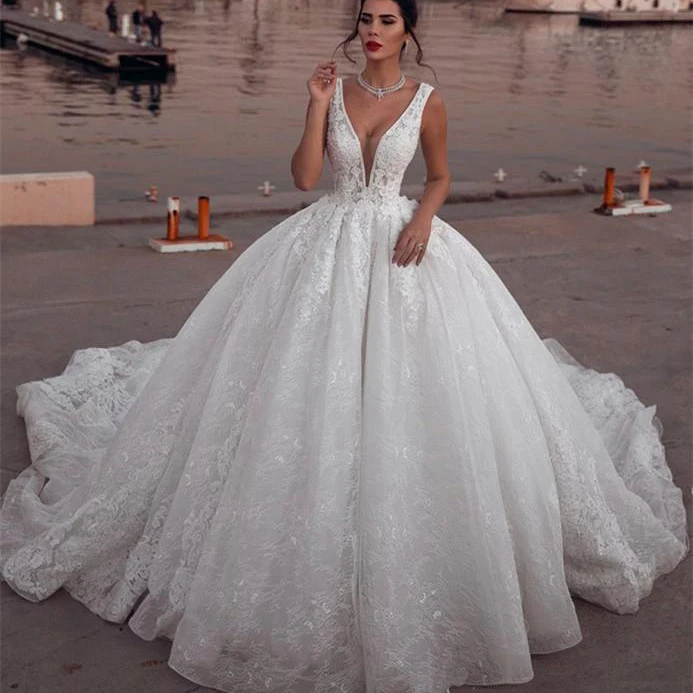 

Deep V-neck Sleeveless Bridal Wedding Dress Lace Applique Prom Dress Fluffy Wedding Dress Vestidos De Novia