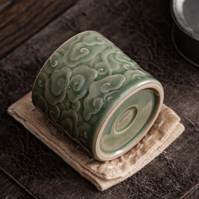 Chinese style simple jade auspicious cloud master single cup retro Yue kiln celadon tea set tea cup personal kung fu sample