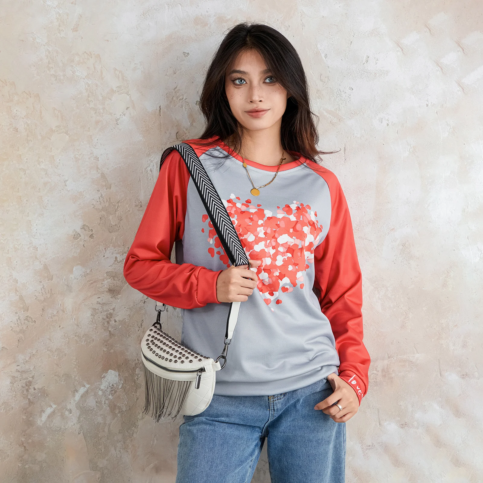 

Women Cute Valentine Sweatshirts 3D Heart Print Pullovers Casual Loose Spring Fall Long Sleeve Tops Streetwear