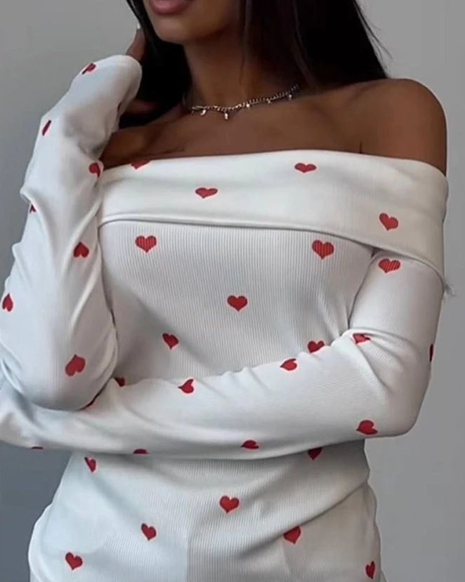

Girl's Long Sleeved One Line Neck Heart Print Off Shoulder Pullover New Style
