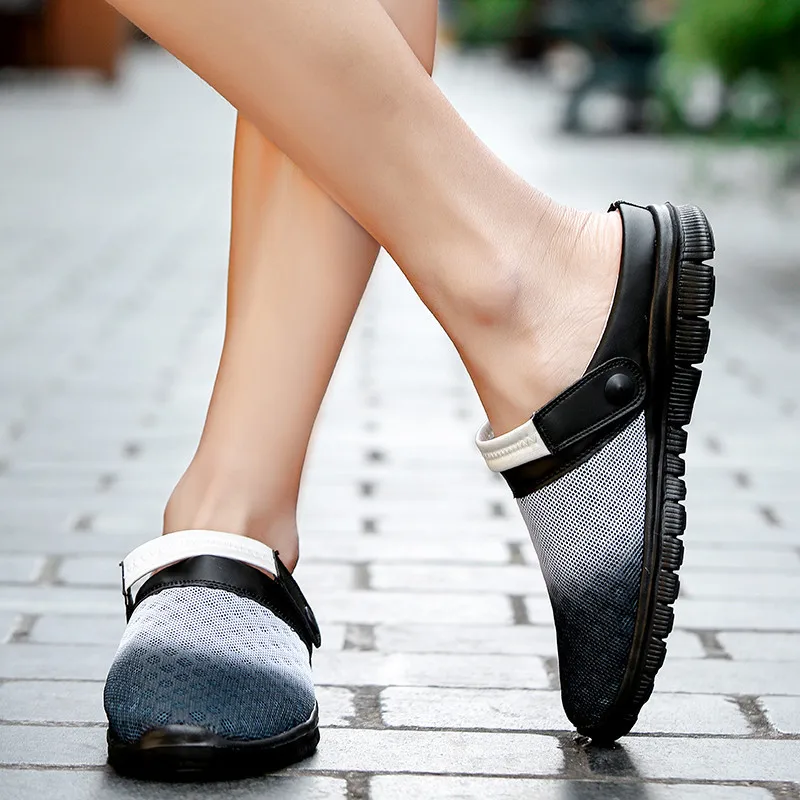 2023 New Summer Beach Sandals Men and Women Clogs Shoes Beach Slippers Mesh Breathable Men Slippers Sandals Couple