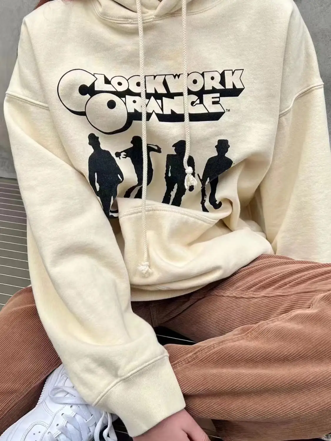 

UNUTH Casual Girls Beige Printed Hoodies 2022 Summer Fashion Ladies Patchwork Streetweaer Vintage Women Pocket Cotton Sweashirts