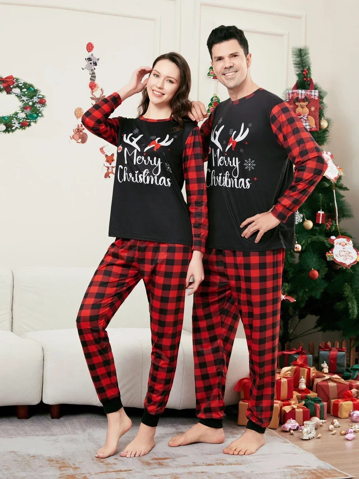 thumbnail image 4 of Conjunto de pijamas familiares de Feliz Navidad, estampado a cuadros, manga larga, 2 piezas, traje para adultos y niños, ropa de dormir suave y linda, aspecto navideño, 4 of 5