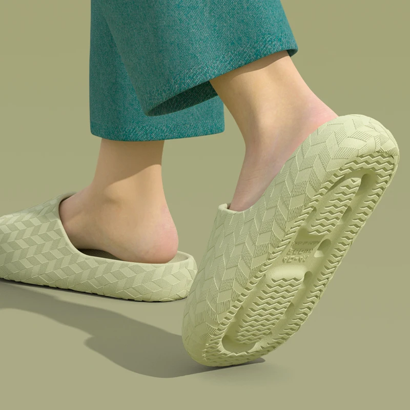 Summer Thick Bottom Cloud Slippers Women 2026 Comfortable Soft Sole Eva Home Slides Woman Outdoor Non Slip Beach Flip Flops 45