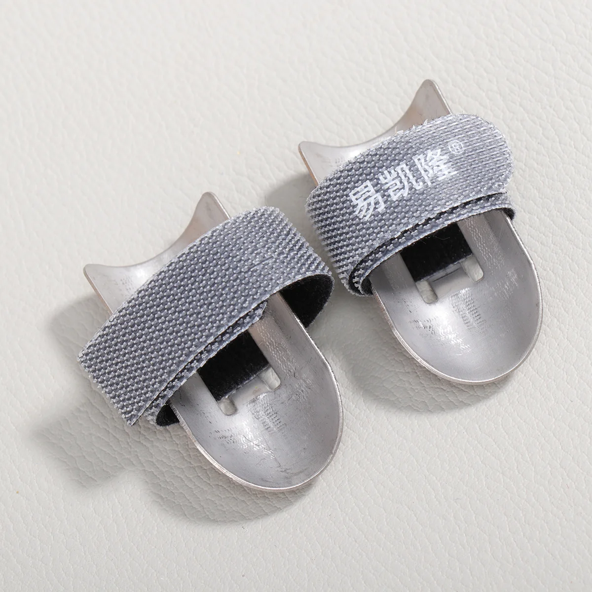 Finger Protector Guard Stainless Steel Adjustable Nail Cover Cutting Dicing Peeling Nut Sheller Kitchen Tools Dining 2Pcs