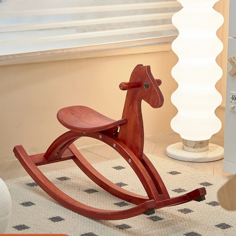 

Креативное детское кресло-качалка из массива дерева