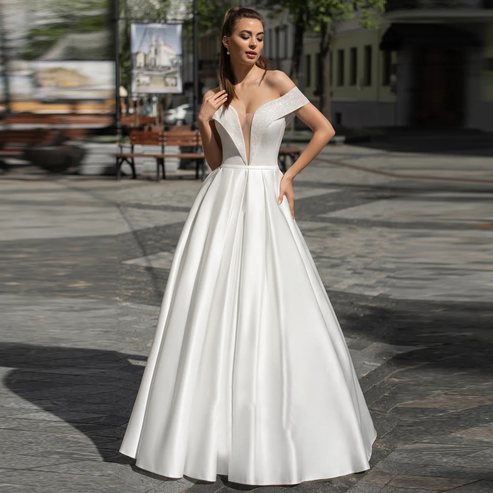 

Off Shoulder Satin White Wedding Dress For Bride Sexy V Neck Backless Sweep Train A-Line Custom Made 2023 Bridal Gown Sleeveless