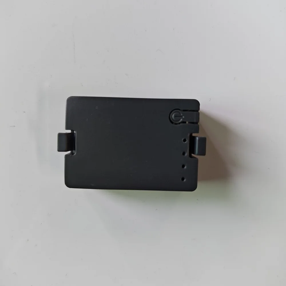 Batterie de rechange pour hélicoptère RC JJRC U9901, présentée avec les câbles et la prise.