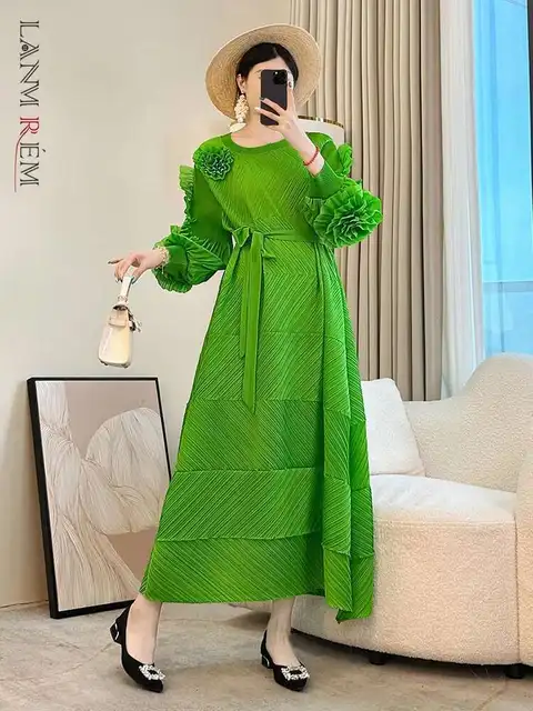 LANMREM High Quality Bandage Dresses Three Dimensional Flower Splicing Design Women's Pleated Dress 2025 New Chic Cloth 2DB2992