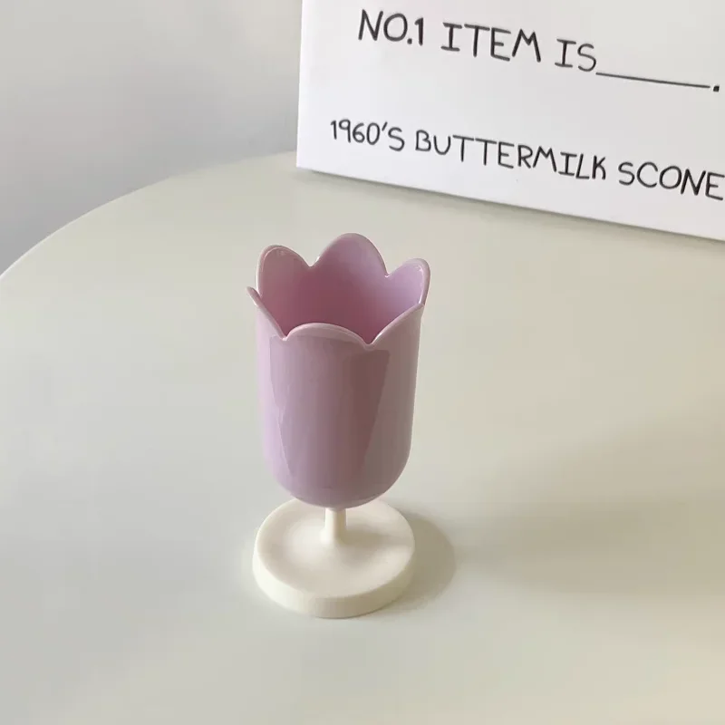 INS Tulips Storage Bucket Pen Holder Plastic Storage Tank Cup Makeup Brush Holder Desktop Organizer Students Stationery pen holder