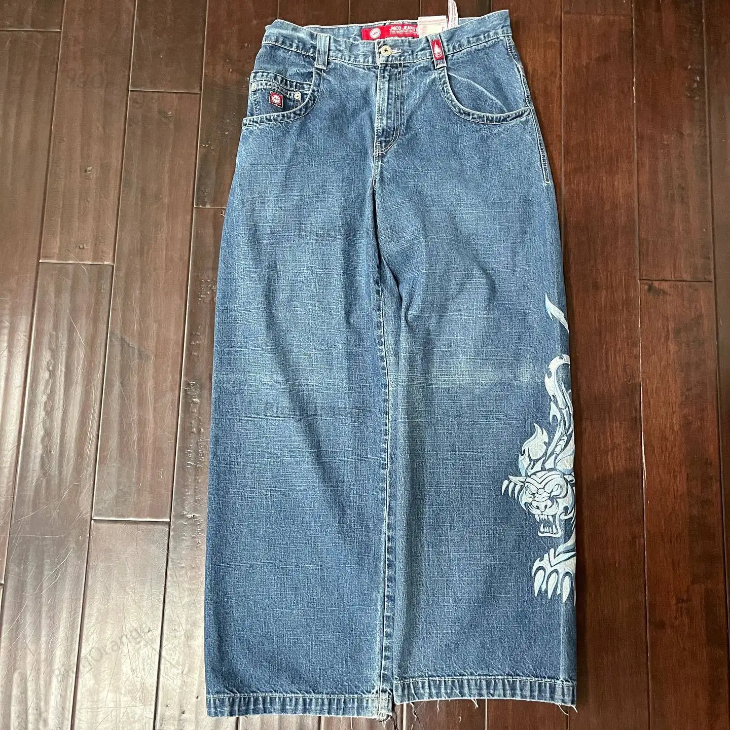 Рисунок 6 - Джинсы JNCO Y2K в стиле Харадзюку