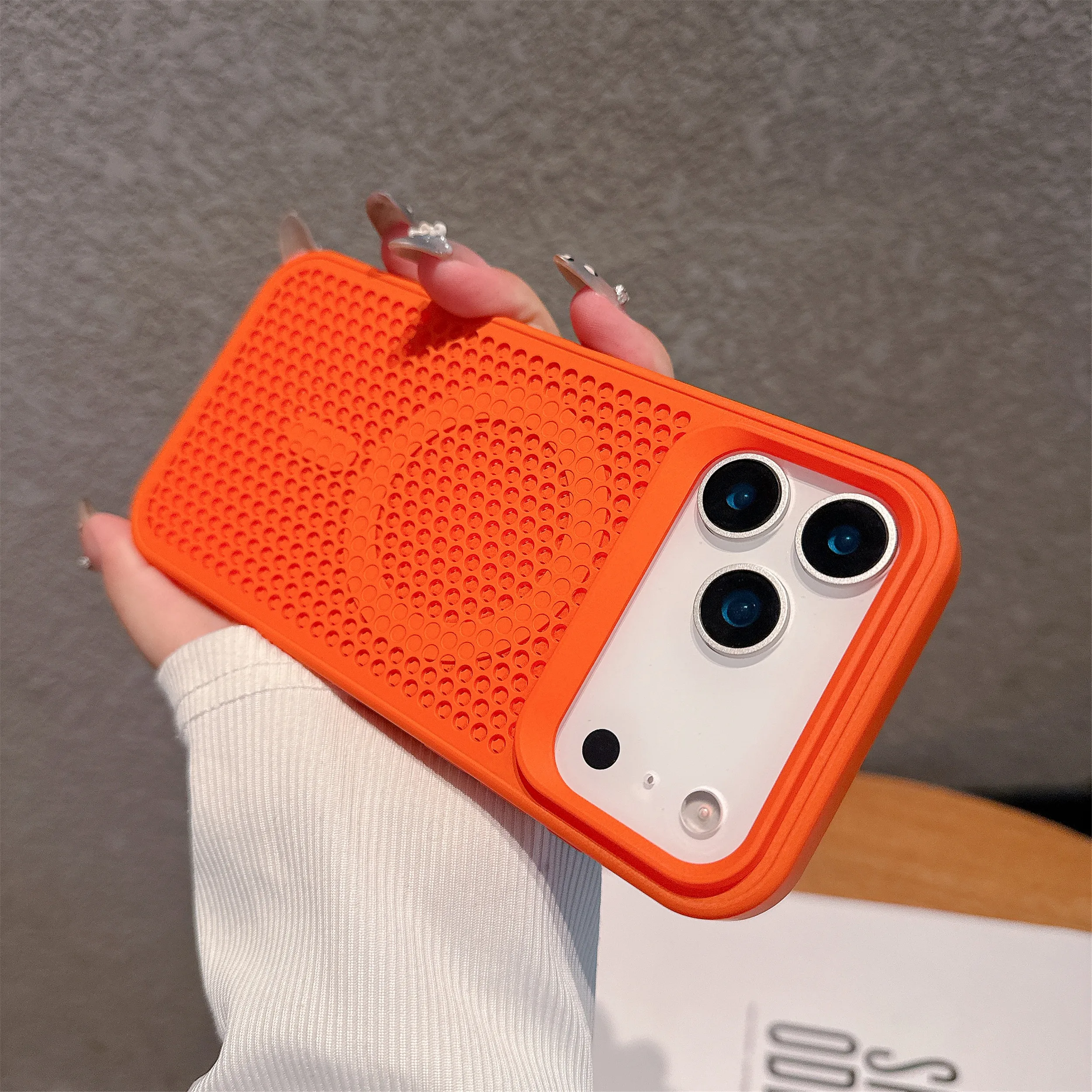 Magnetic Heat Dissipation Phone Case with Magsafe Wireless Charging