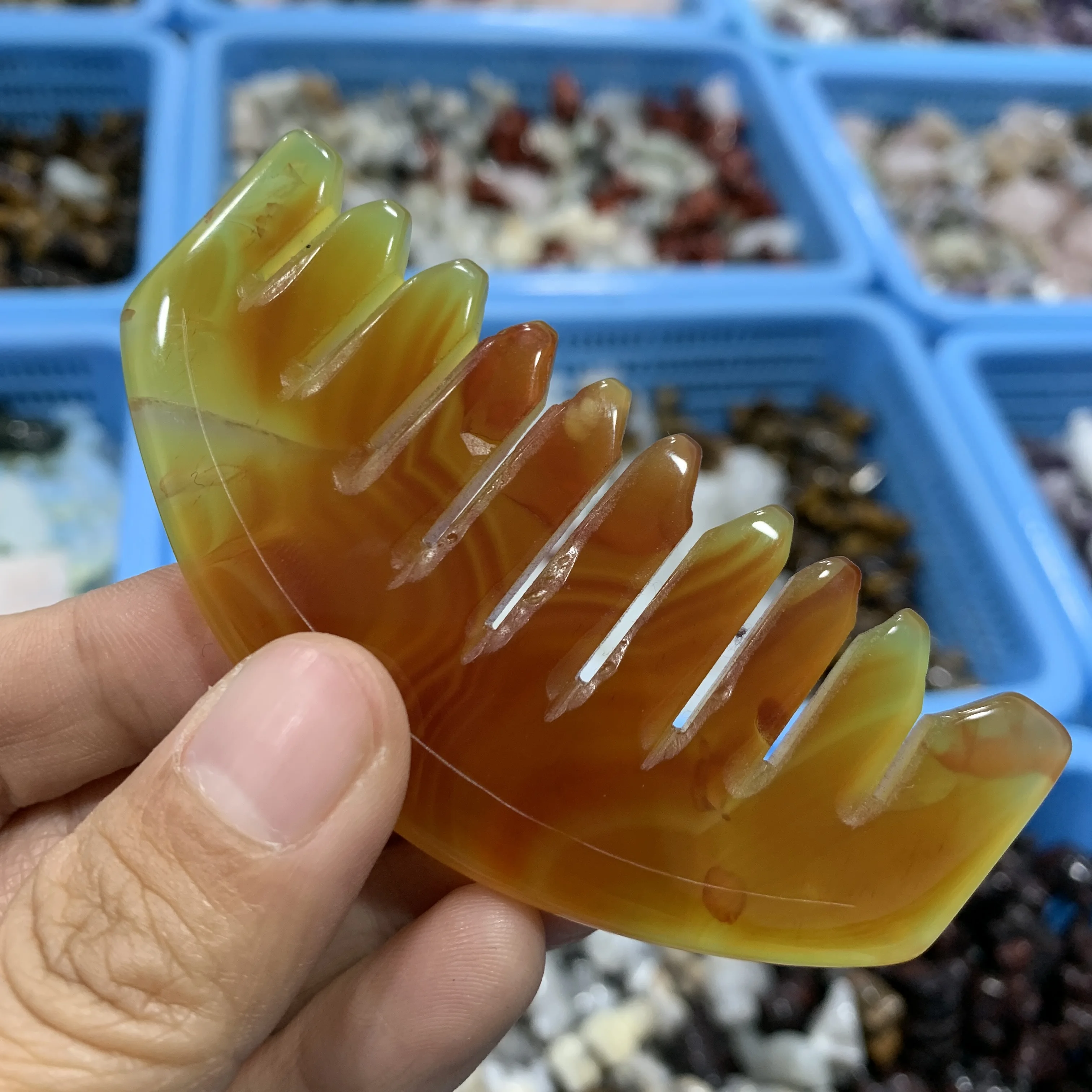 

Natural Polished quartz Crystal Reiki Combs Healing Quartz Massage Comb