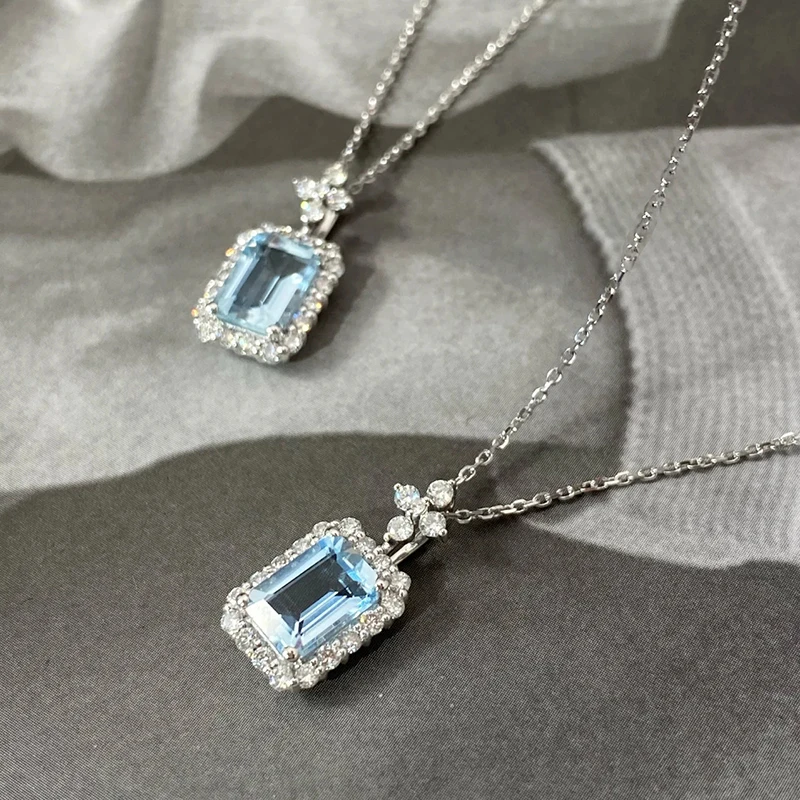 

2024 Square Design White Zircon Blue Crystal Pendant Necklaces for Women Fashion Temperament Clavicle Chain Ladies Party Jewelry