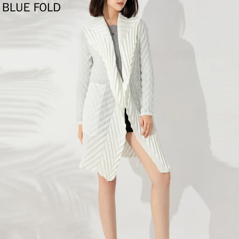 

MIYAKE Pleated Mid-length Coat for Autumn New Large Lapel Herringbone Pleat Fashionable Designer Cardigan Top PLEATS Trench Coat