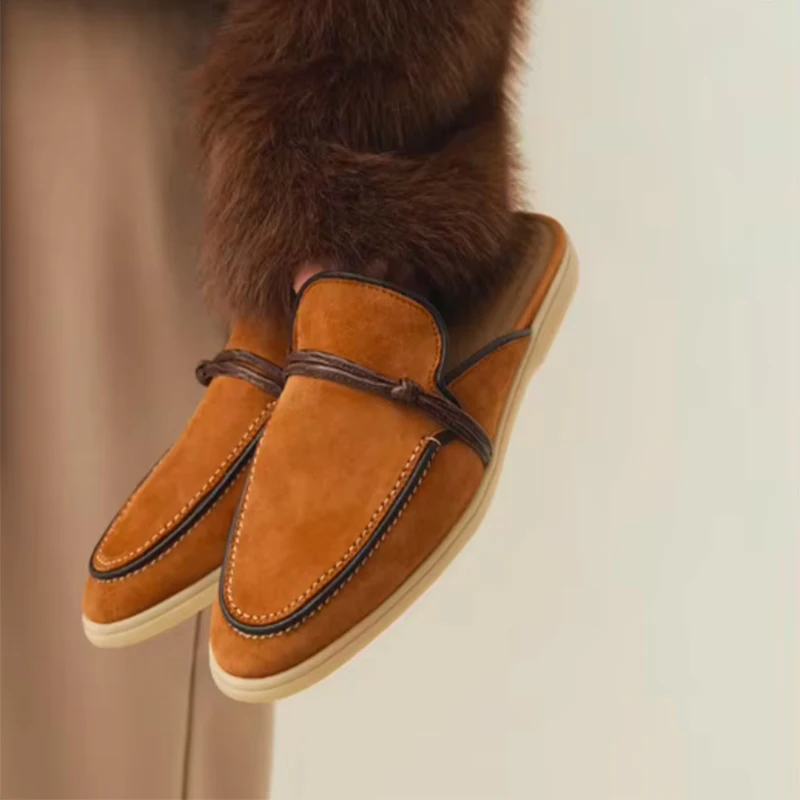 أحذية نسائية مسطحة من الجلد السويدي لربيع وخريف 2026، أحذية كاجوال ذات نعل ناعم عالية الجودة من الكشمير تواكب أحدث صيحات الموضة