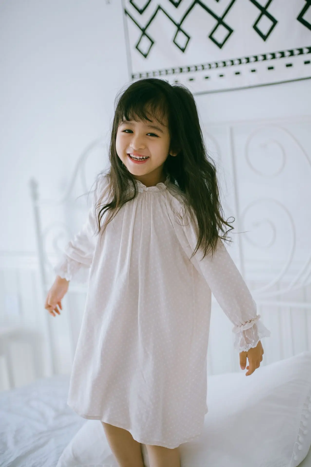 

2023 New Children's Clothes Home Clothes Girls Wave Dot Lace Lace Nightdress