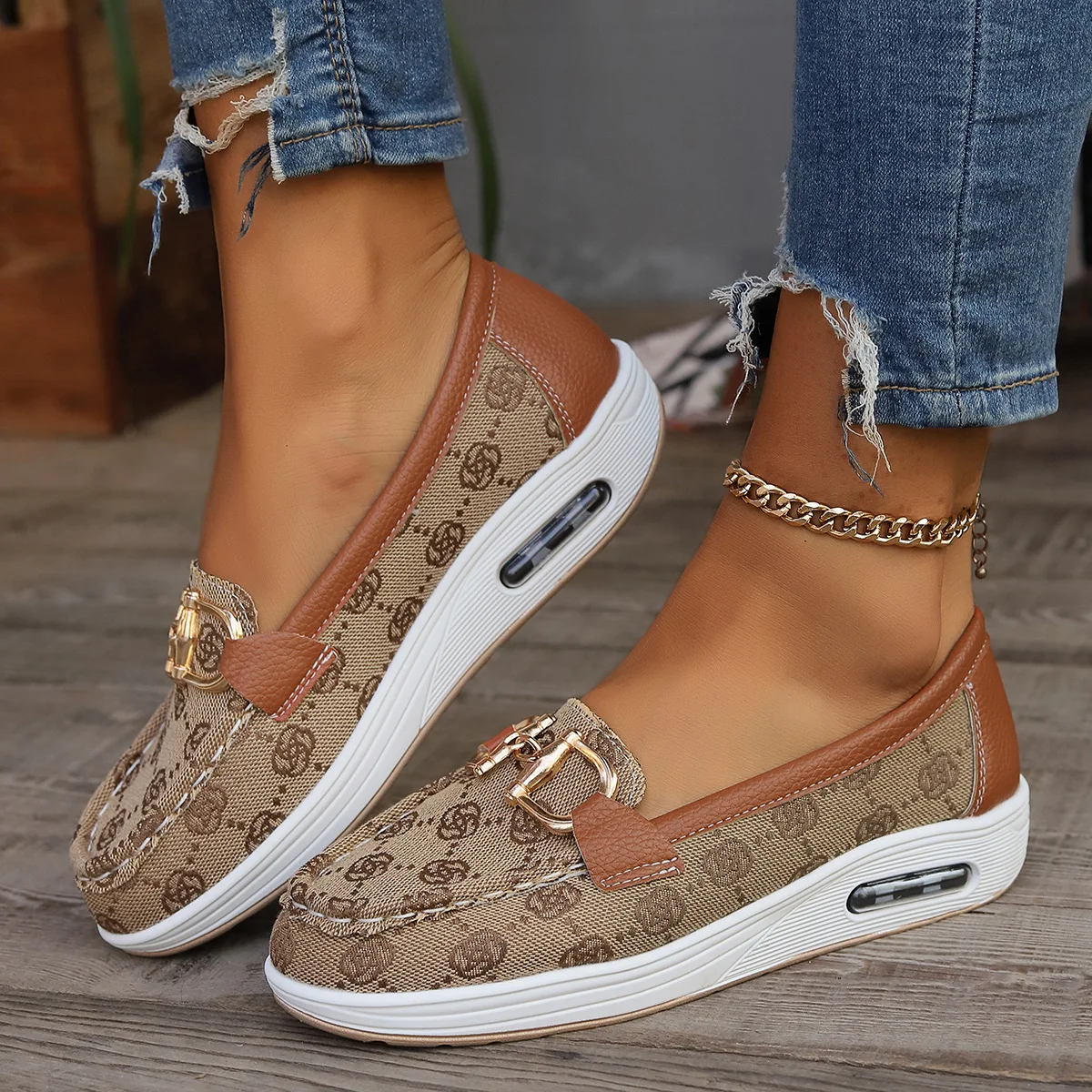 2025 New Autumn Women Trend Retro Designer Flat Shoes Women Fashionable Round Toe Metal Decoration Casual Shoes Zapatos De Mujer