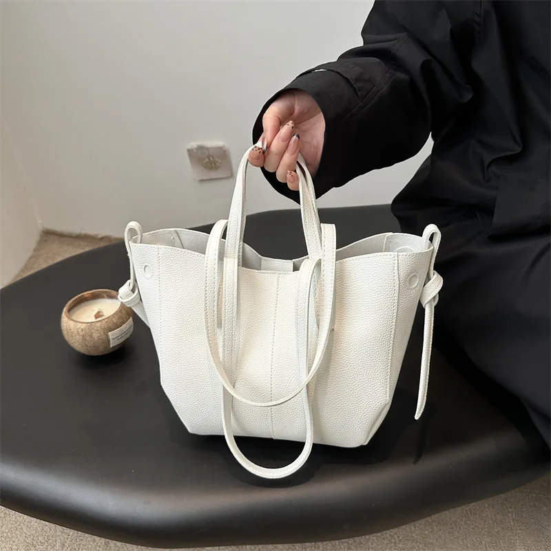 Stylish Casual Tote Bag, Large Capacity PU Leather Handbag Women Wing Bag, Fashionable Woman Bags, Commuting Armpit Shoulder Bag