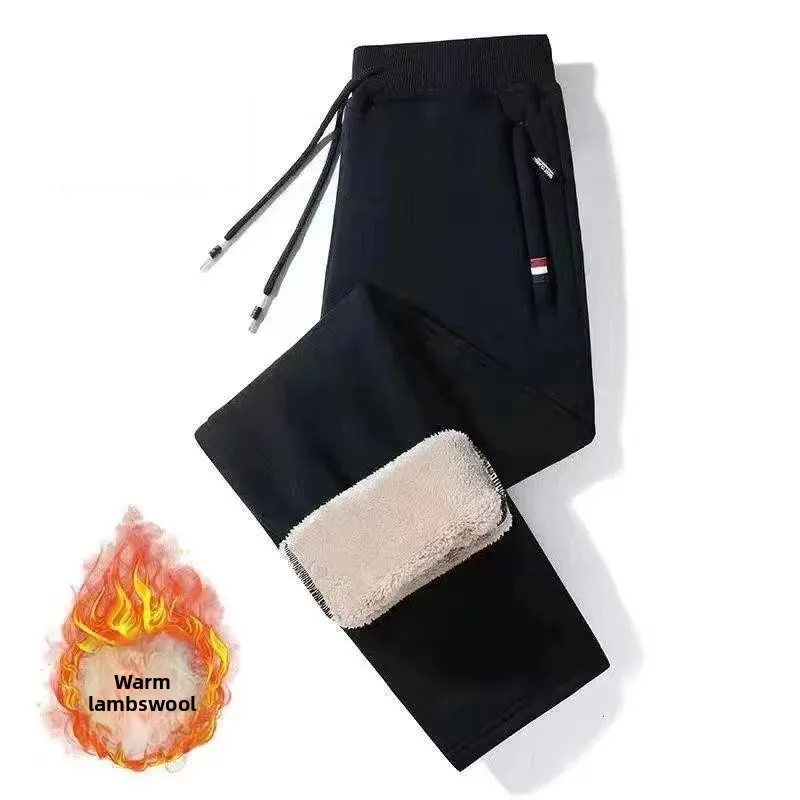 Straight Black [lambswool]]