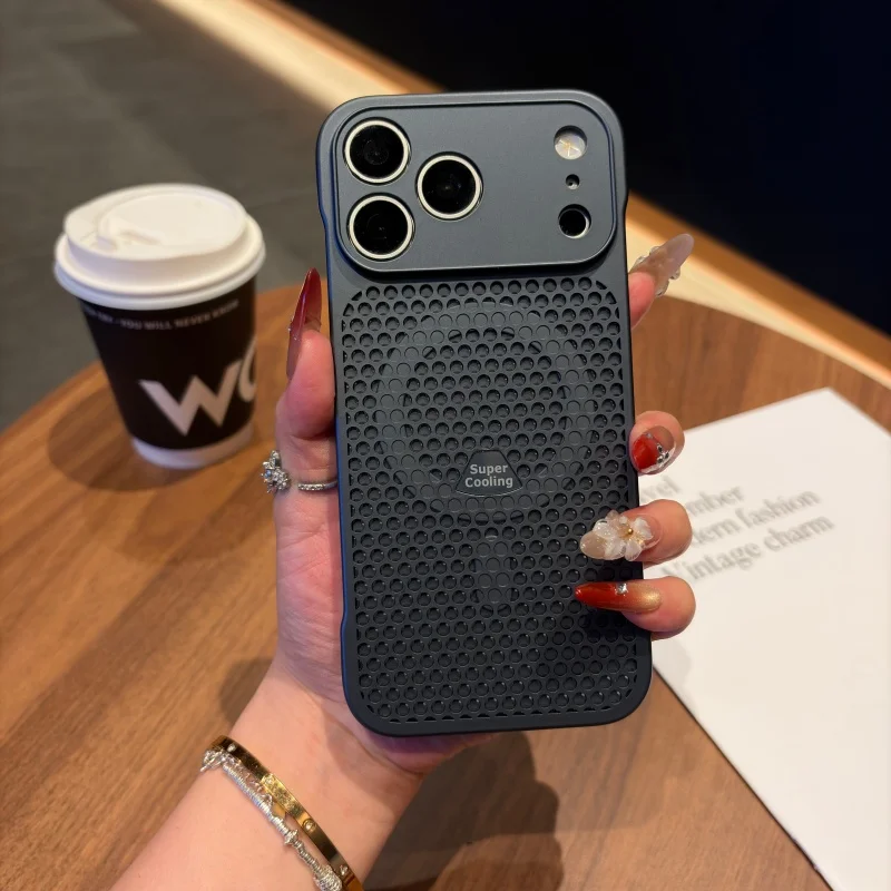 Luxury Honeycomb Cooling Magnetic Wireless Charging Frameless Armor Phone Case with Plating Design