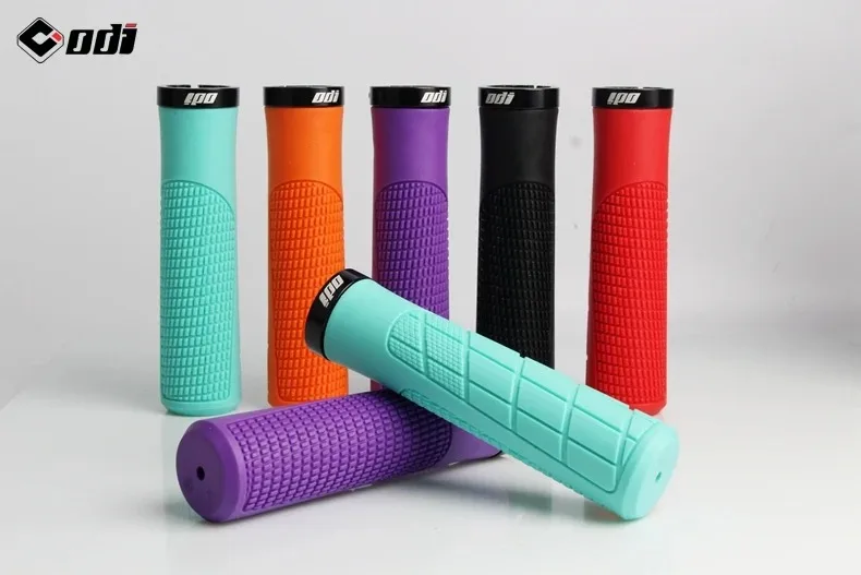 useita ohjaustangon kahvoja rivissä