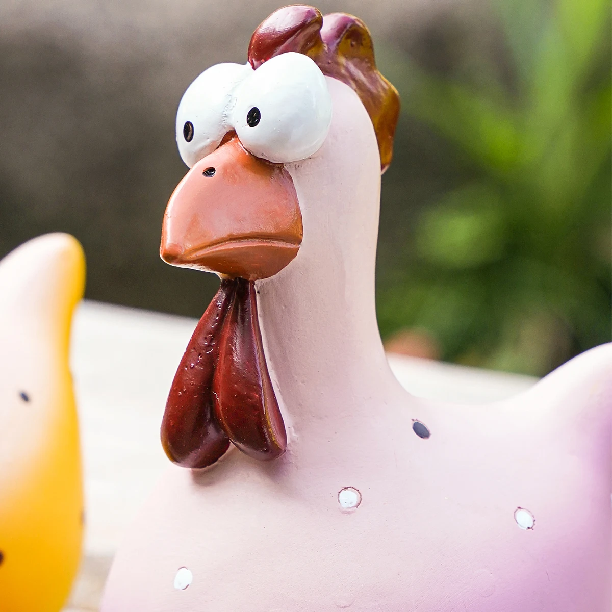 1PC, a cute and funny big-eyed long-legged chicken decorative item, suitable for home and garden decoration