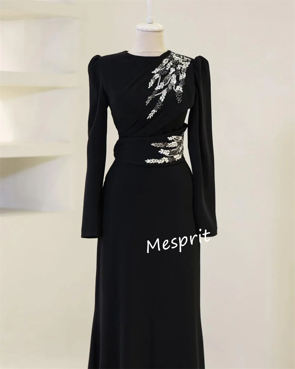 فستان سهرة رسمي مطرز طويل